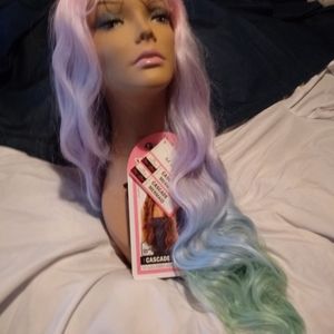 New. Beautiful Lace front. Full Hair.